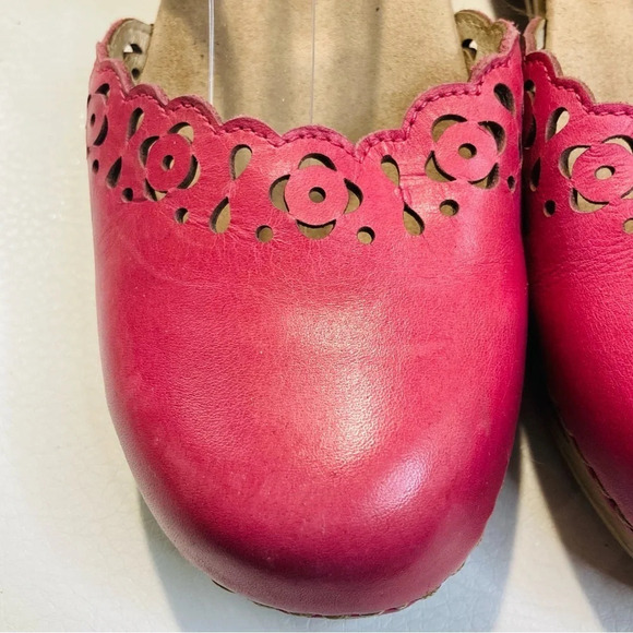 SANITA Sz 38 Leather Laser Cut Out On the Toe Cap Buckle Closure Clogs Sandals - Picture 4 of 15